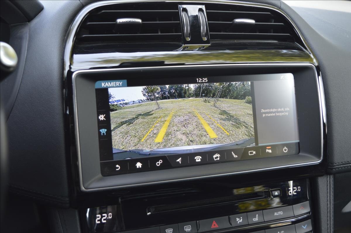 Jaguar F-Pace SUV / Terénní 2,0 l 132 kw