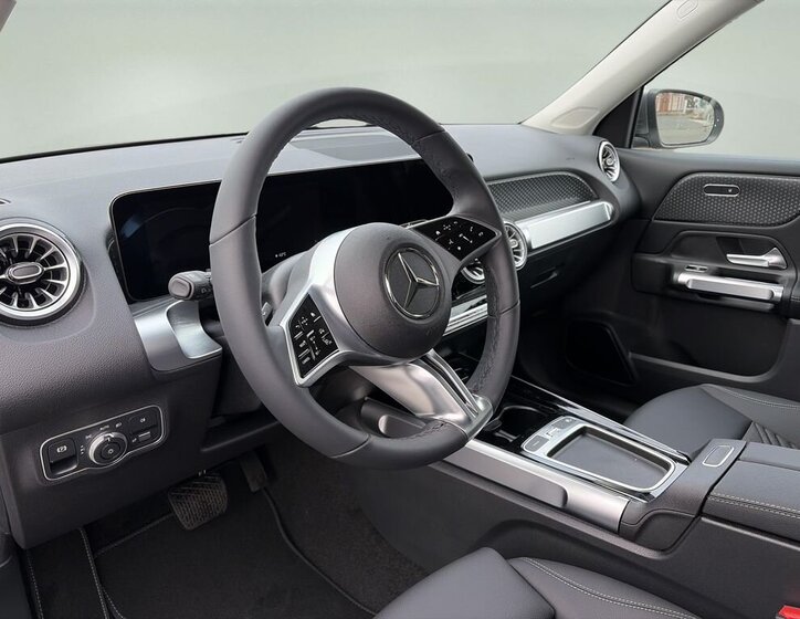 Mercedes-Benz GLB SUV / Terénní 1,3 l 120 kw