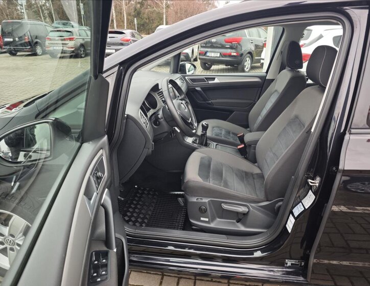 Volkswagen Golf Sportsvan 10