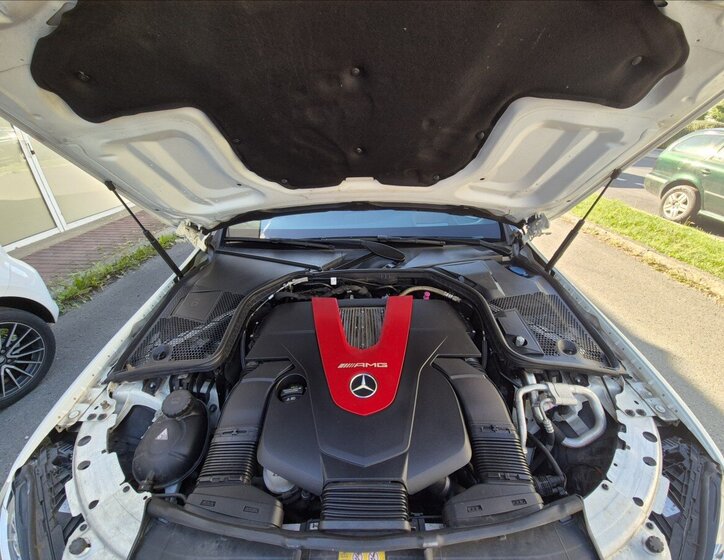 Mercedes-Benz Třídy C Sedan 3,0 l 270 kw