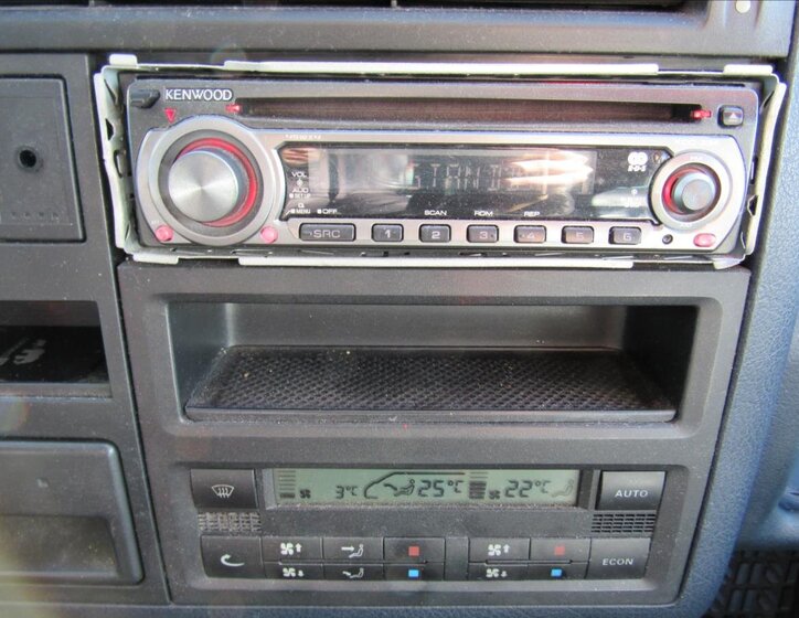 Volkswagen Caravelle Kombi 2,5 l 75 kw