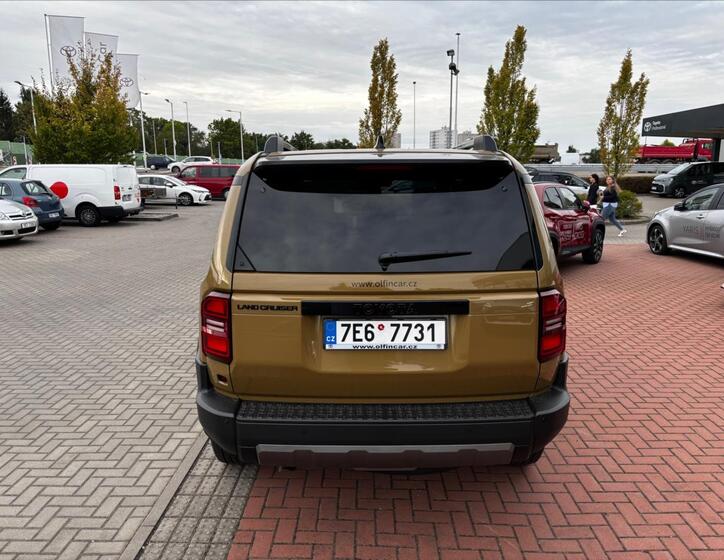 Toyota Land Cruiser 4