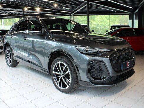 Audi Q5 SUV / Terénní 2,0 l 150 kw