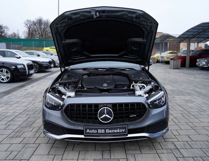 Mercedes-Benz Třídy E Sedan 2,0 l 143 kw