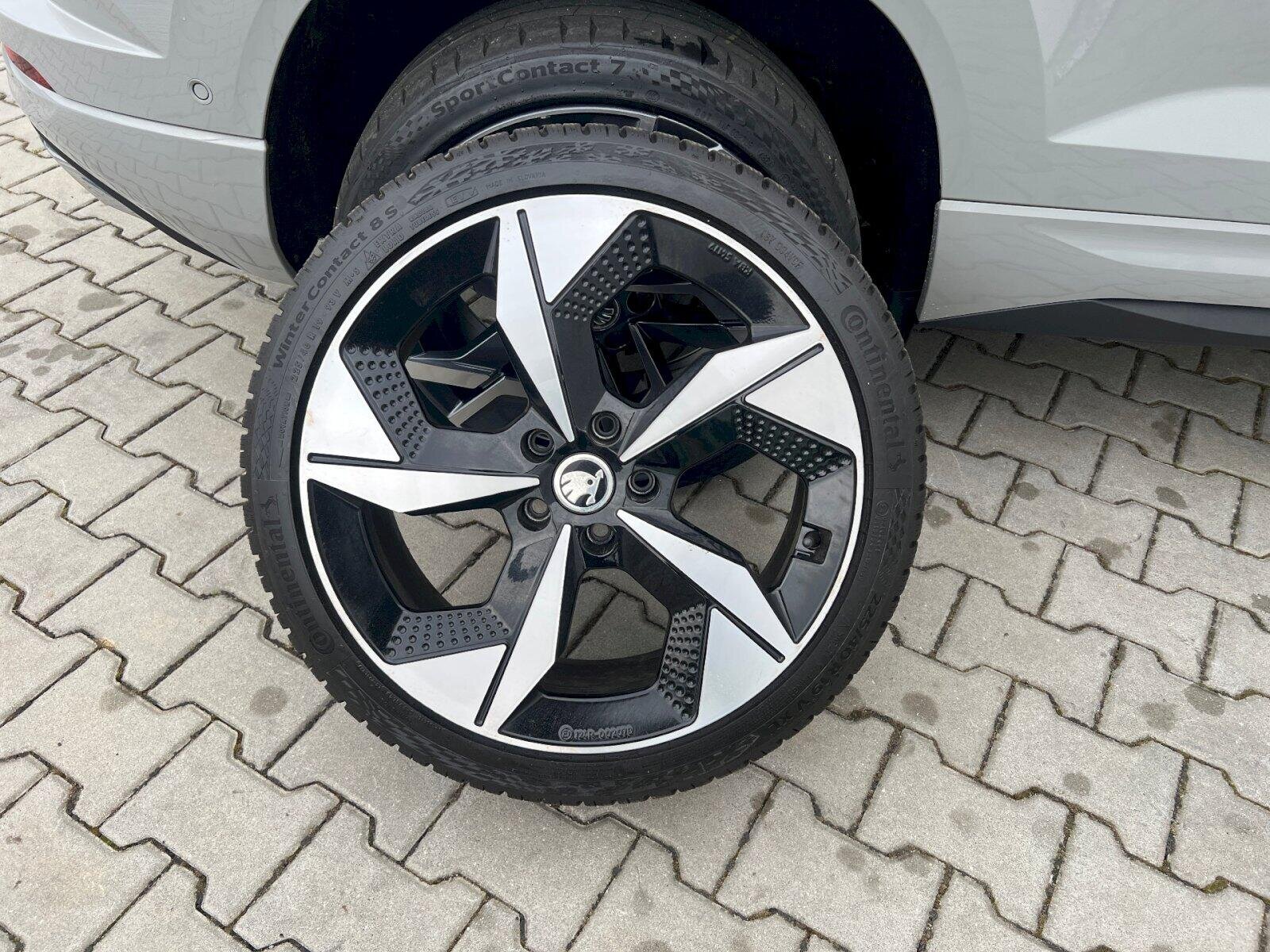 Škoda Karoq SUV / Terénní 1,5 l 110 kw