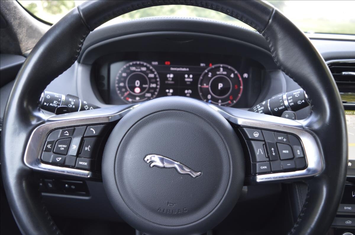 Jaguar F-Pace SUV 2,0 l 132 kw