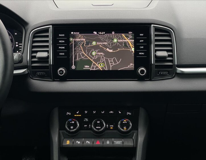 Škoda Karoq SUV 1,5 l 110 kw