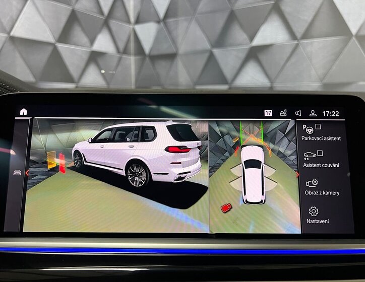 BMW X7 SUV / Terénní 3,0 l 250 kw