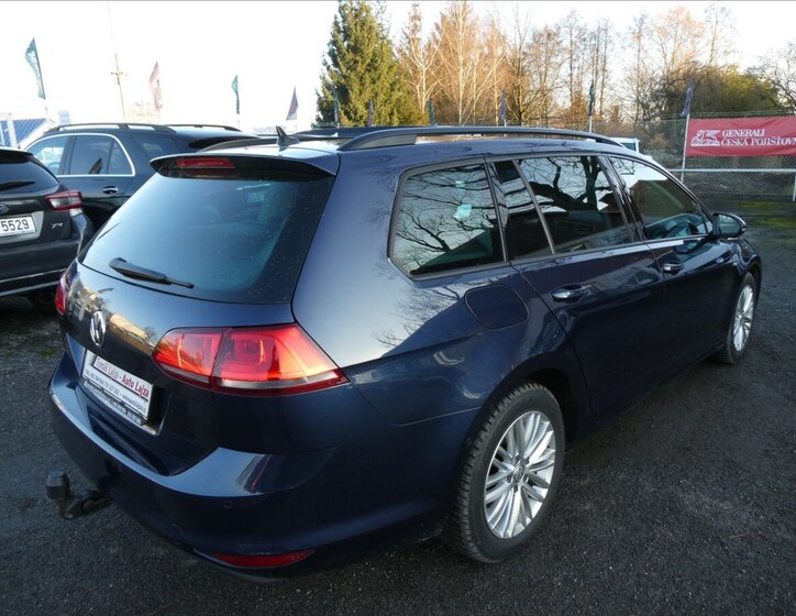Volkswagen Golf 9