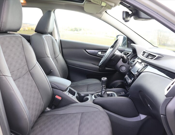 Nissan Qashqai SUV / Terénní 1,2 l 85 kw