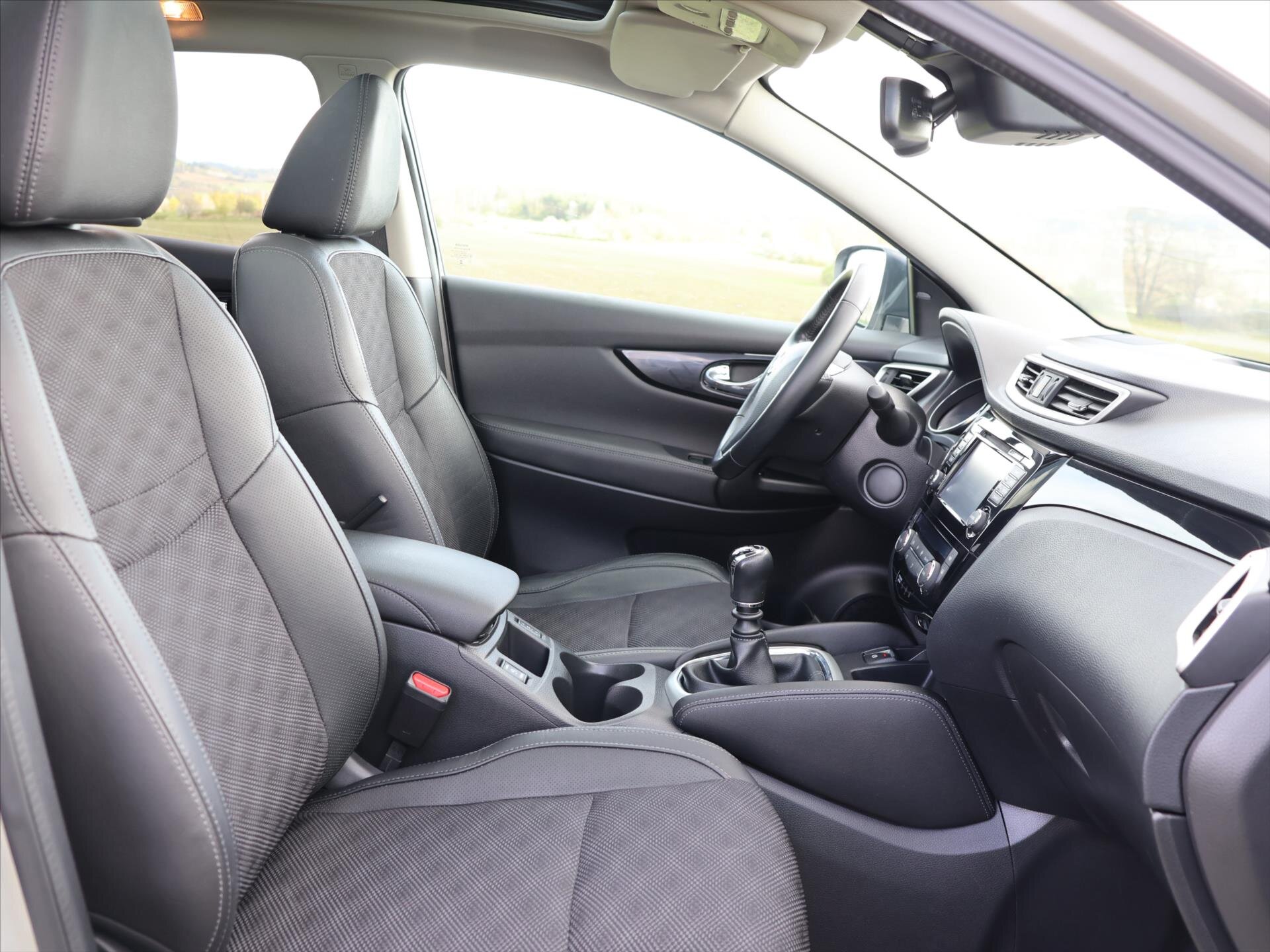 Nissan Qashqai SUV / Terénní 1,2 l 85 kw