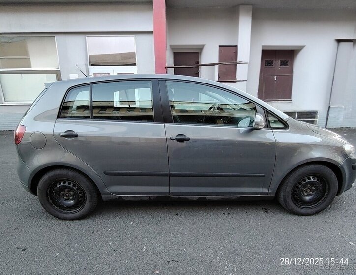 Volkswagen Golf Sedan 0,0 77 kw