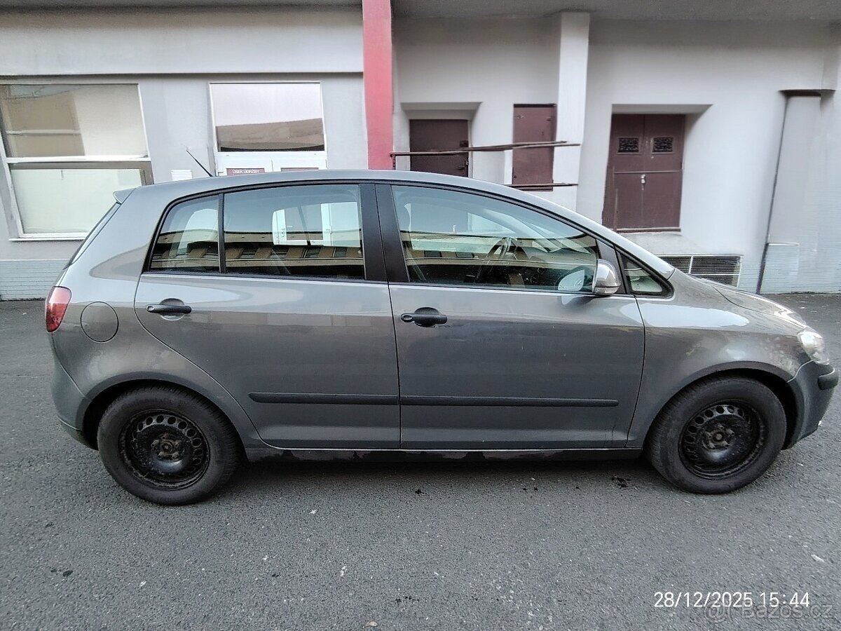 Volkswagen Golf Sedan 0,0 77 kw