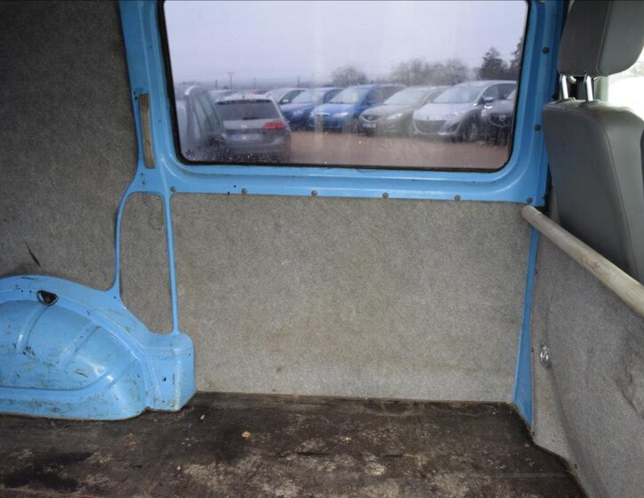 Volkswagen Transporter Kombi 2,5 l 96 kw