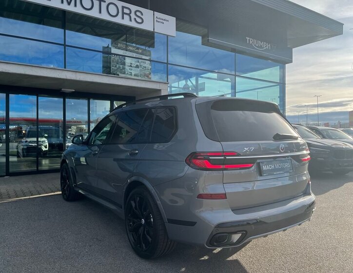 BMW X7 SUV / Terénní 3,0 l 280 kw