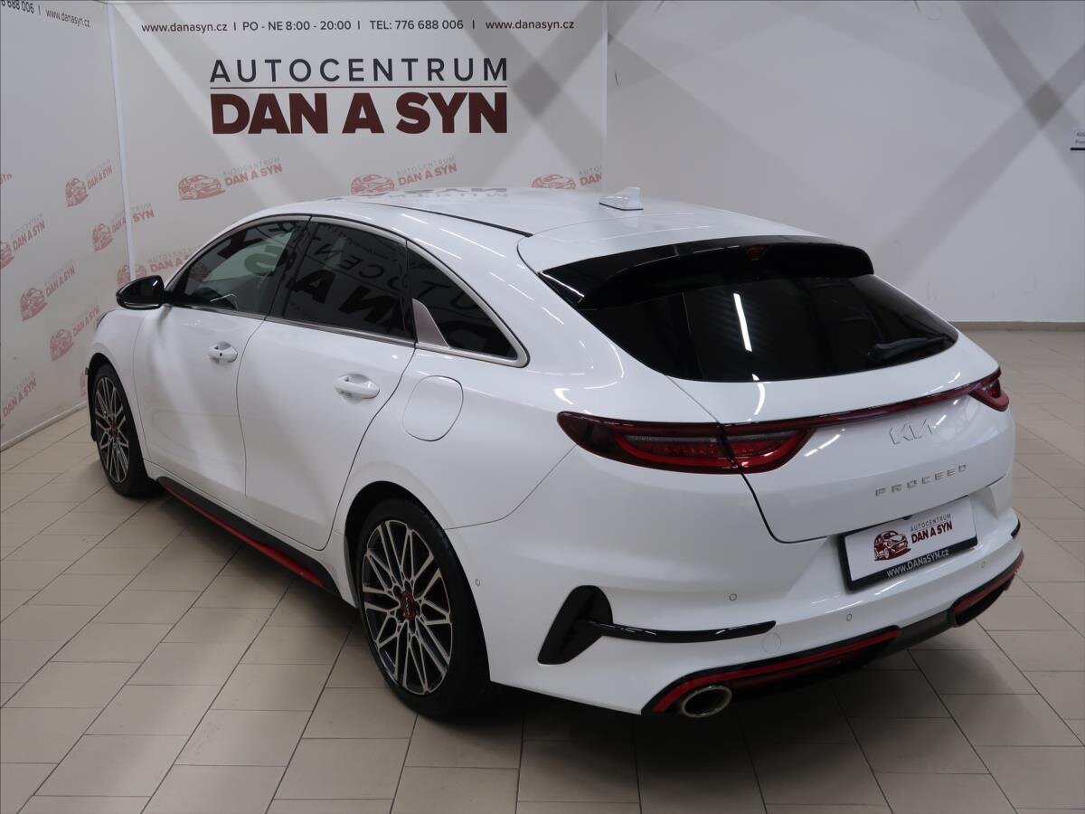 KIA ProCeed Kombi 1,6 l 150 kw