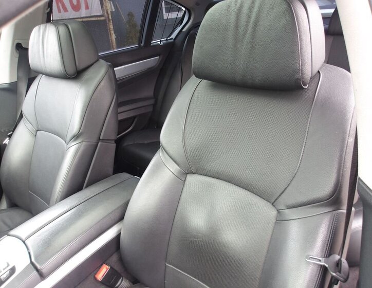 BMW Řada 7 Sedan / Limuzína 3,0 l 180 kw