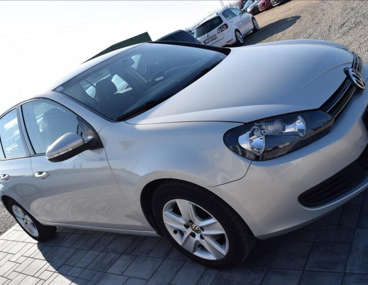 Volkswagen Golf Kombi 1,6 l 66 kw