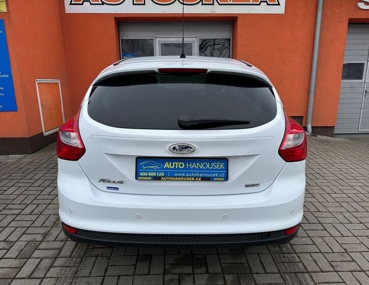 Ford Focus Hatchback 998,0 92 kw