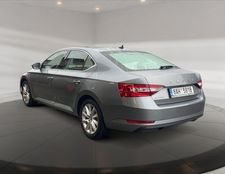 Škoda Superb Liftback 2,0 l 110 kw