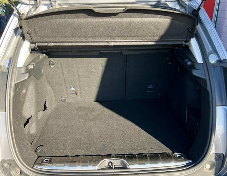 Peugeot 2008 SUV / Terénní 1,2 l 81 kw