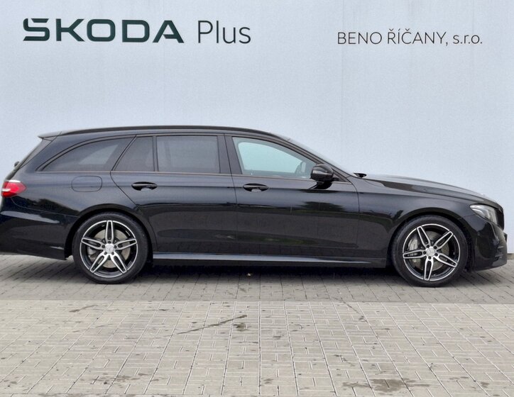 Mercedes-Benz Třídy E 11