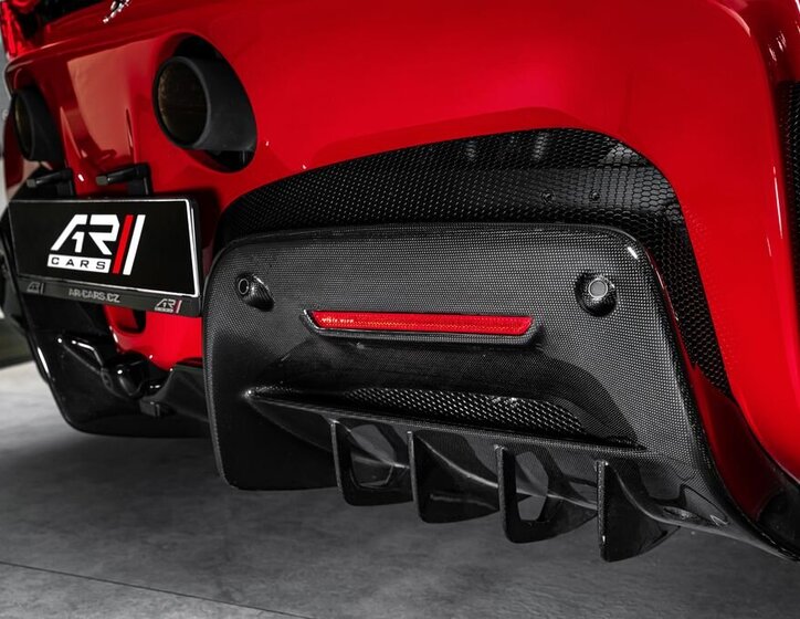 Ferrari SF90 Kupé 4,0 l 574 kw