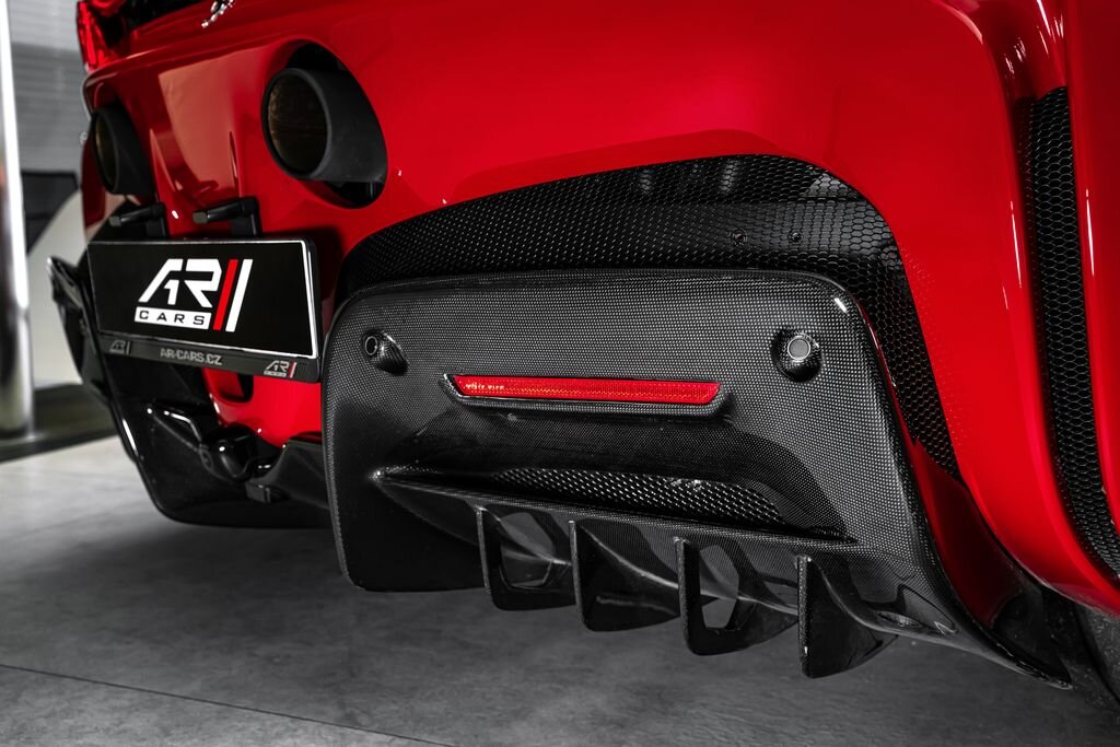 Ferrari SF90 Kupé 4,0 l 574 kw