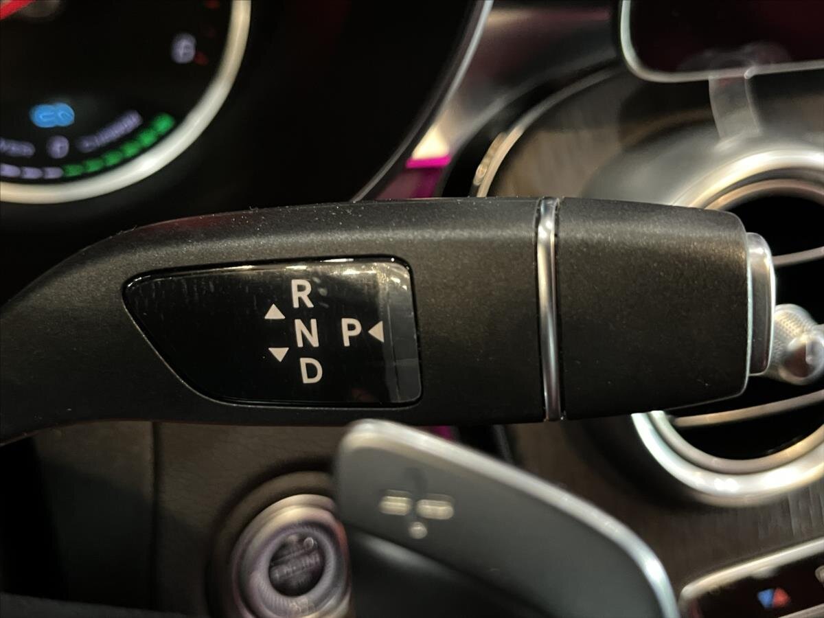 Mercedes-Benz Třídy C Sedan / Limuzína 2,0 l 143 kw