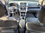Toyota RAV4 SUV / Terénní 2,2 l 100 kw