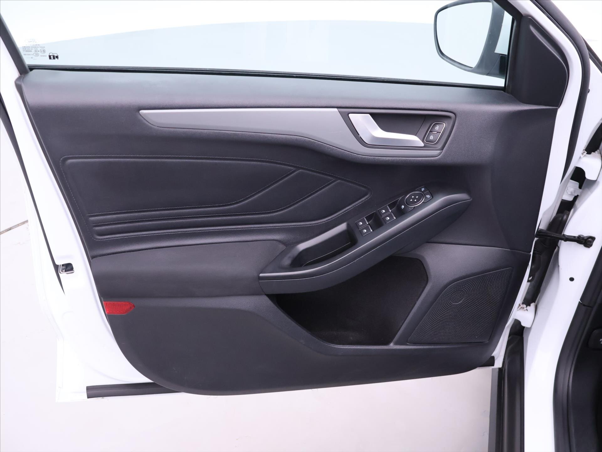 Ford Focus Kombi 999,0 74 kw