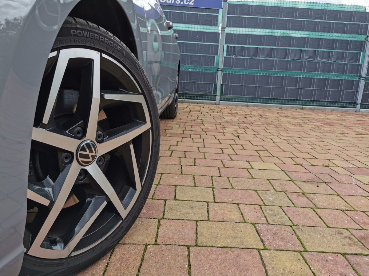 Volkswagen Golf Kombi 2,0 l 110 kw