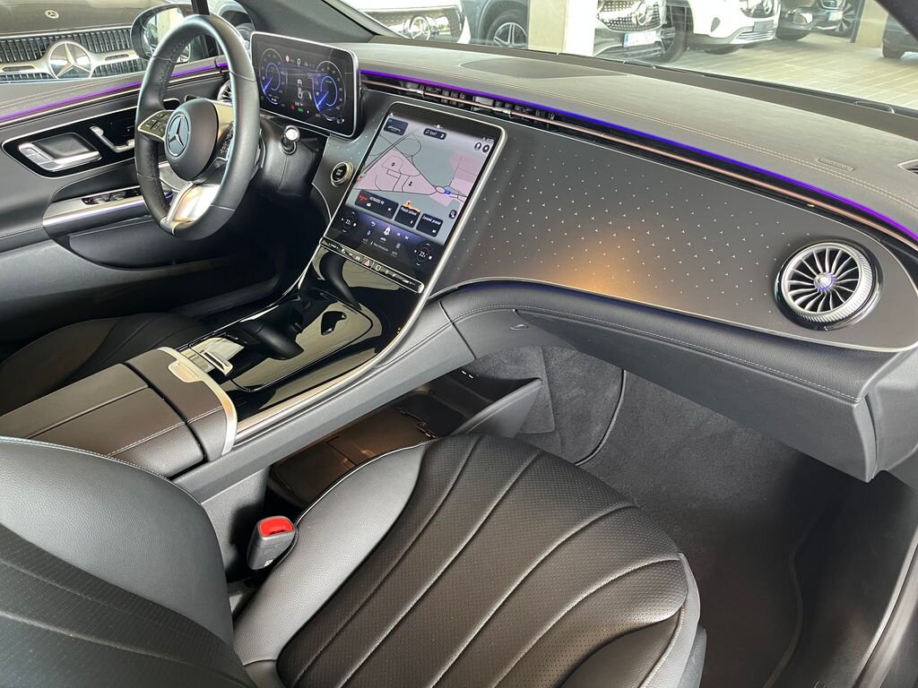 Mercedes-Benz EQE Sedan / Limuzína 0,0 180 kw