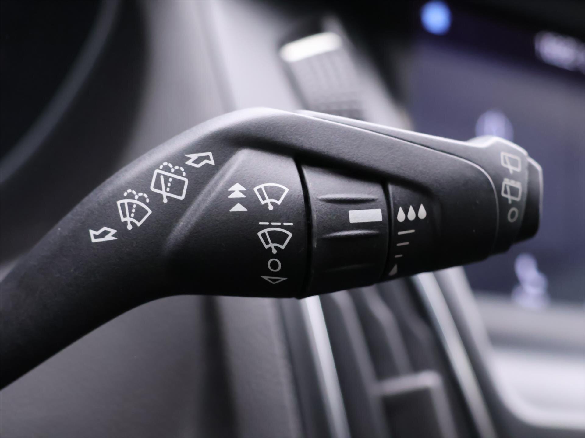 Ford Focus Kombi 999,0 92 kw