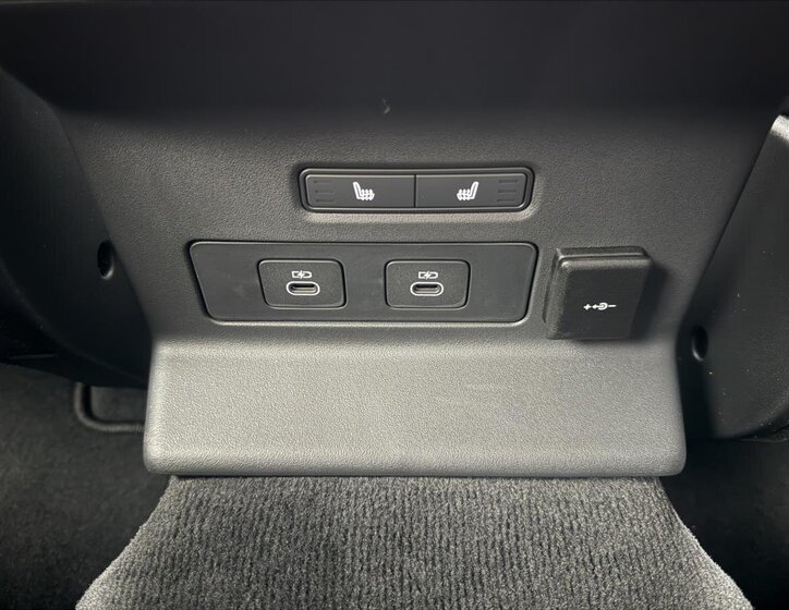 Land Rover Range Rover Velar SUV / Terénní 2,0 l 150 kw