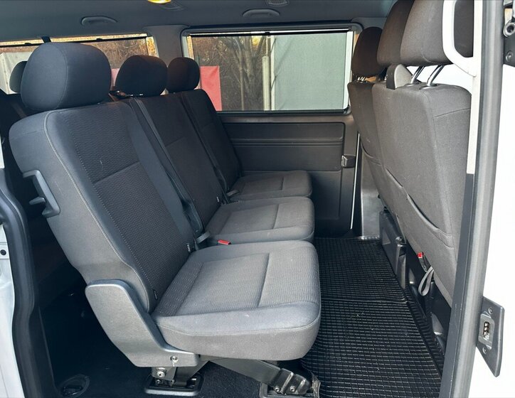 Volkswagen Caravelle 16