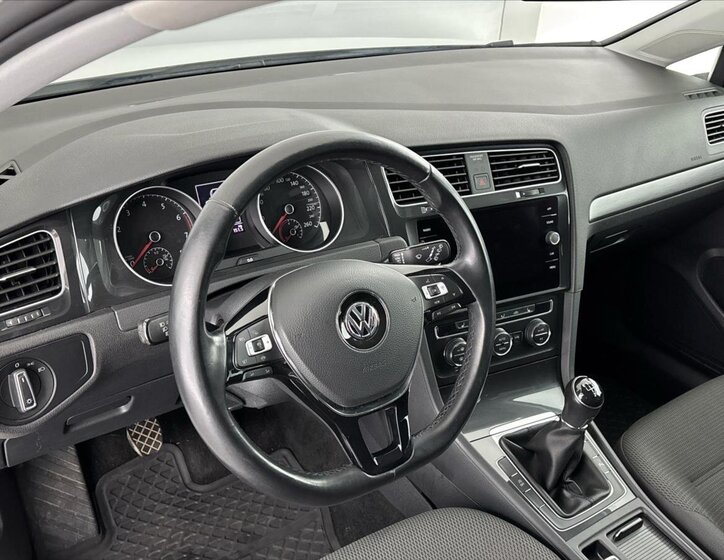 Volkswagen Golf Kombi 1,5 l 96 kw