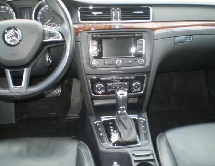 Škoda Superb 12