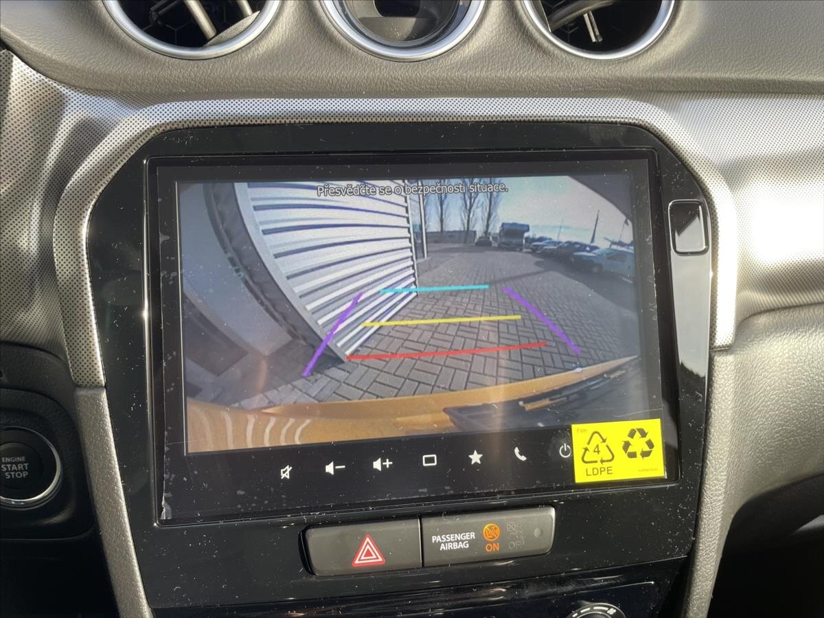 Suzuki Vitara SUV 1,4 l 81 kw