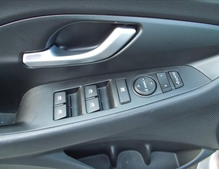 Hyundai i30 Kombi 998,0 88 kw