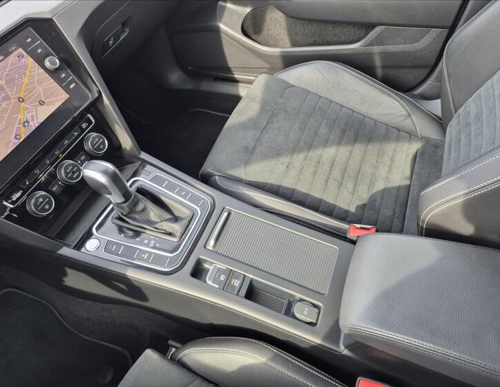 Volkswagen Passat Kombi 1,4 l 160 kw