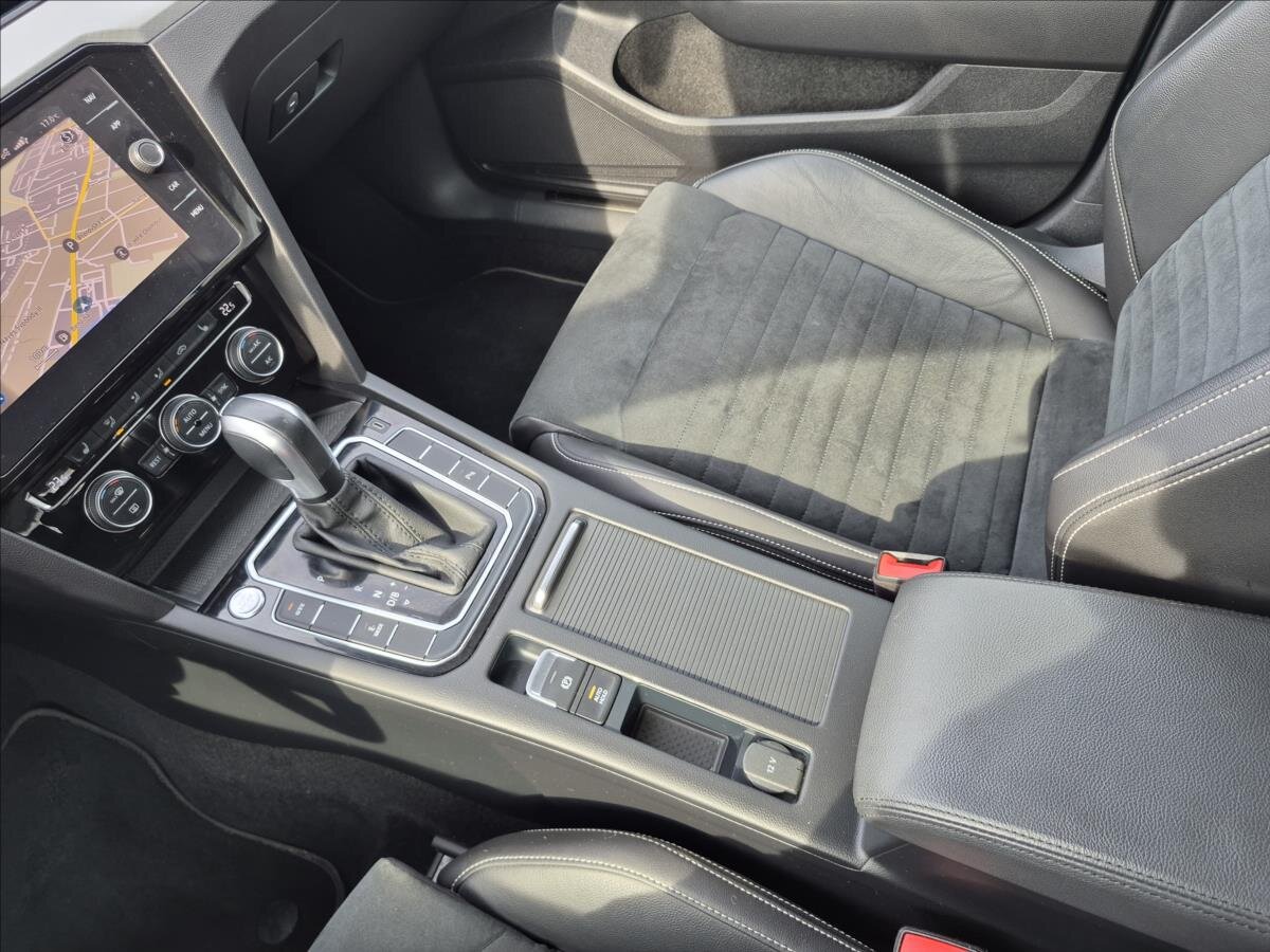 Volkswagen Passat Kombi 1,4 l 160 kw