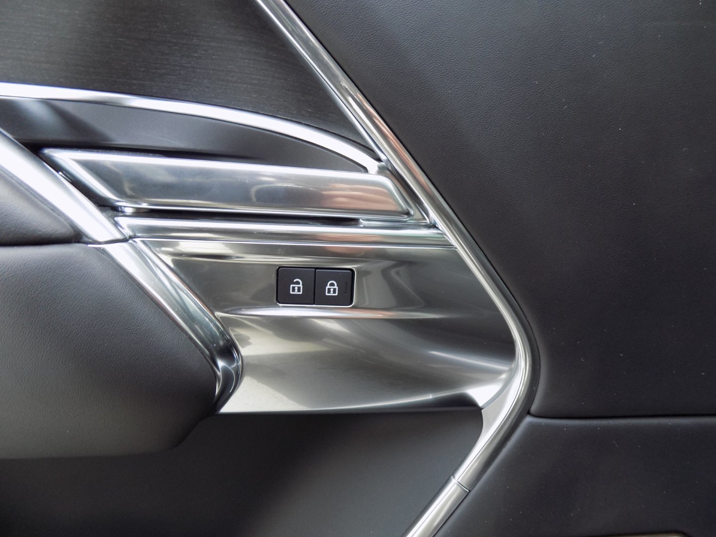 Land Rover Range Rover SUV 4,4 l 390 kw