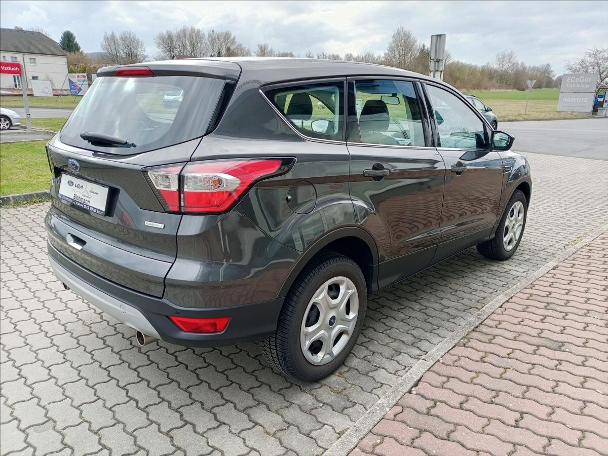 Ford Kuga SUV / Terénní 1,5 l 88 kw