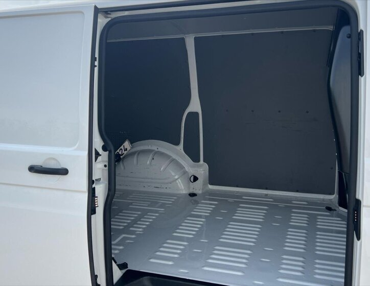 Volkswagen Transporter Skříň 2,0 l 110 kw