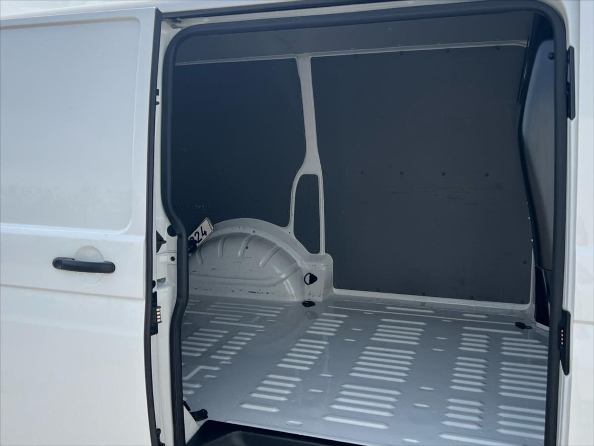 Volkswagen Transporter Skříň 2,0 l 110 kw
