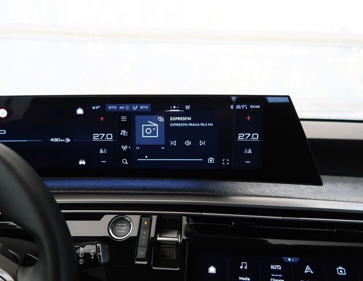 Peugeot 5008 SUV 1,2 l 100 kw