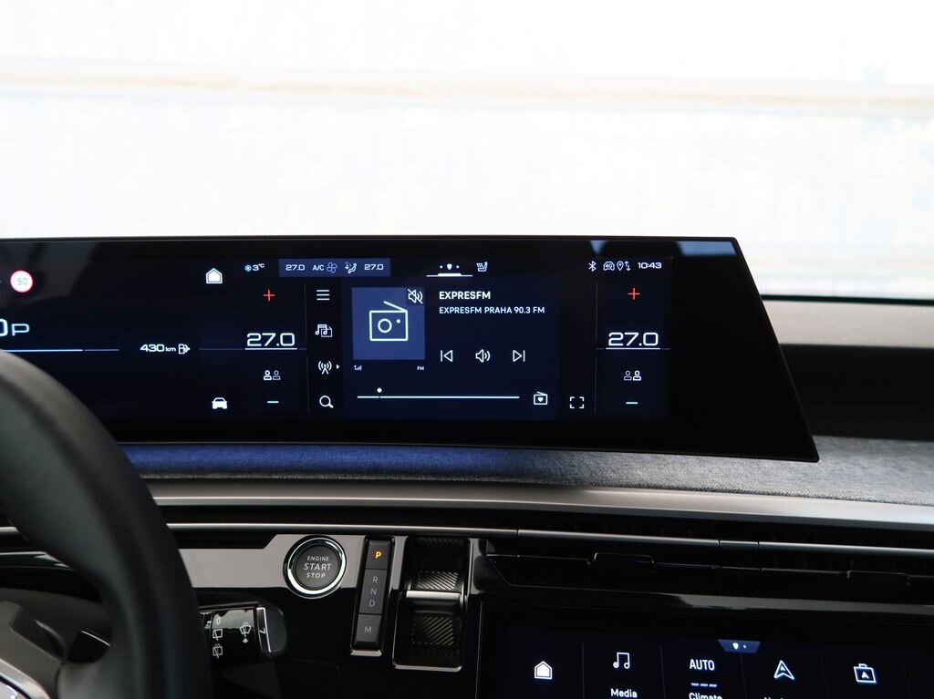 Peugeot 5008 SUV 1,2 l 100 kw