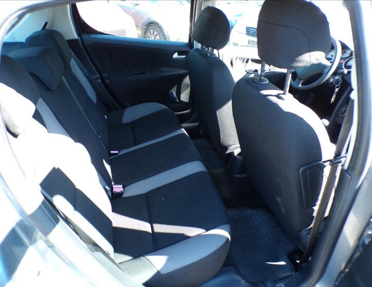 Peugeot 207 Hatchback 1,4 l 50 kw