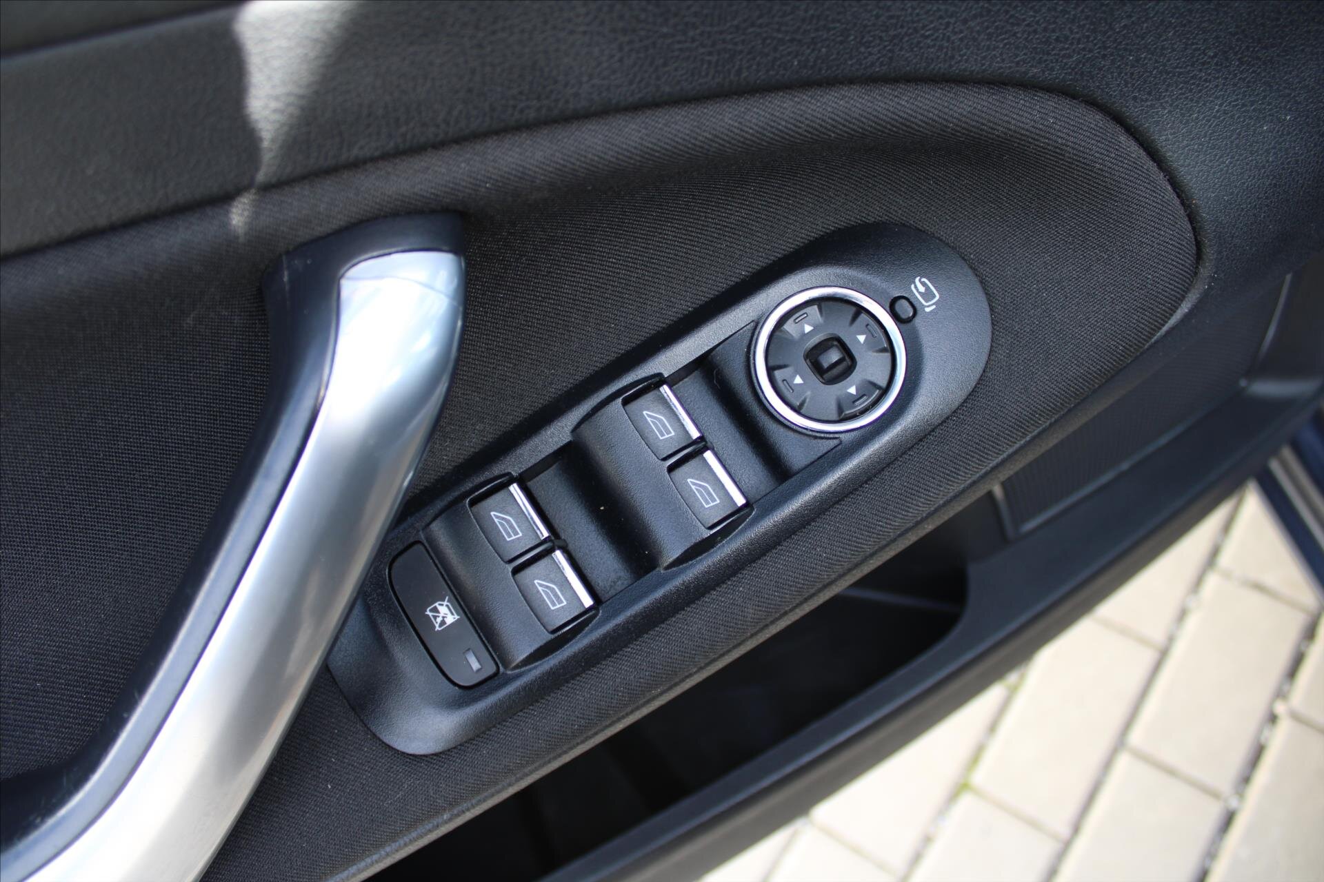 Ford Mondeo Liftback 2,0 l 103 kw